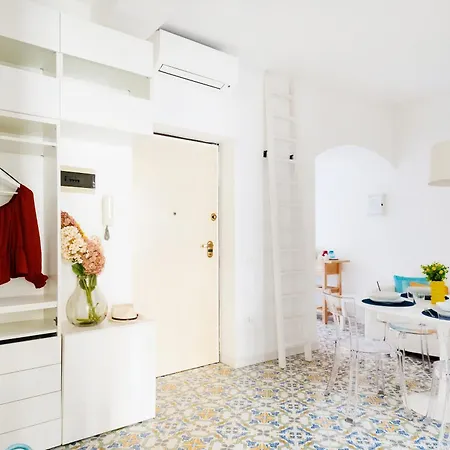 Seasuntour - Lo Scrigno Apartment