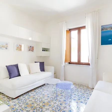 Seasuntour - Lo Scrigno Apartment
